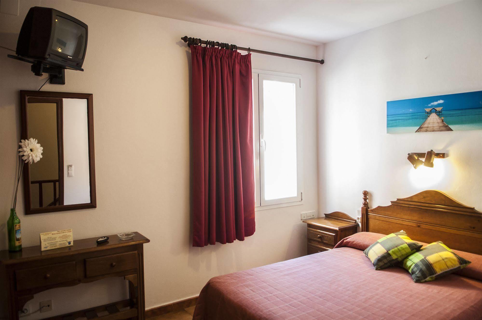 Hostal La Isla Mahón Eksteriør bilde